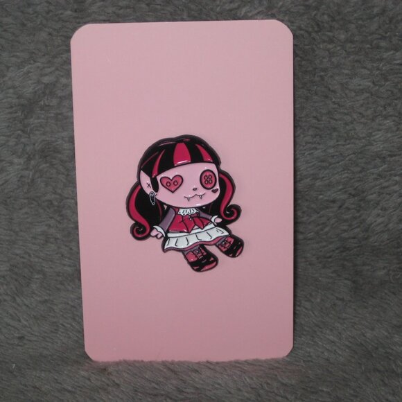 Monster High Doll Draculaura Vampire Metal Enamel Pin 25105A2 - Picture 3 of 6